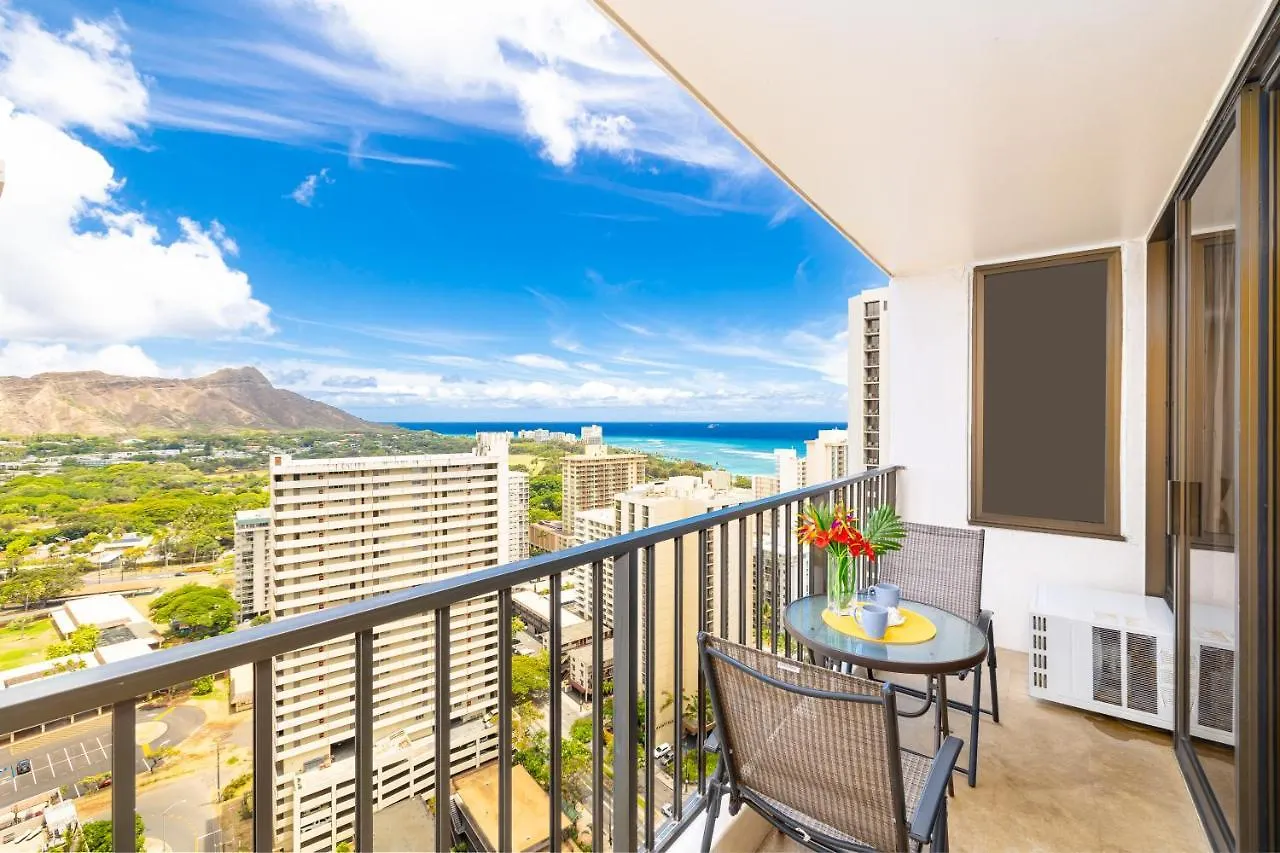 Beautiful Ocean And Diamond Head Views With Parking Apartment Honolulu