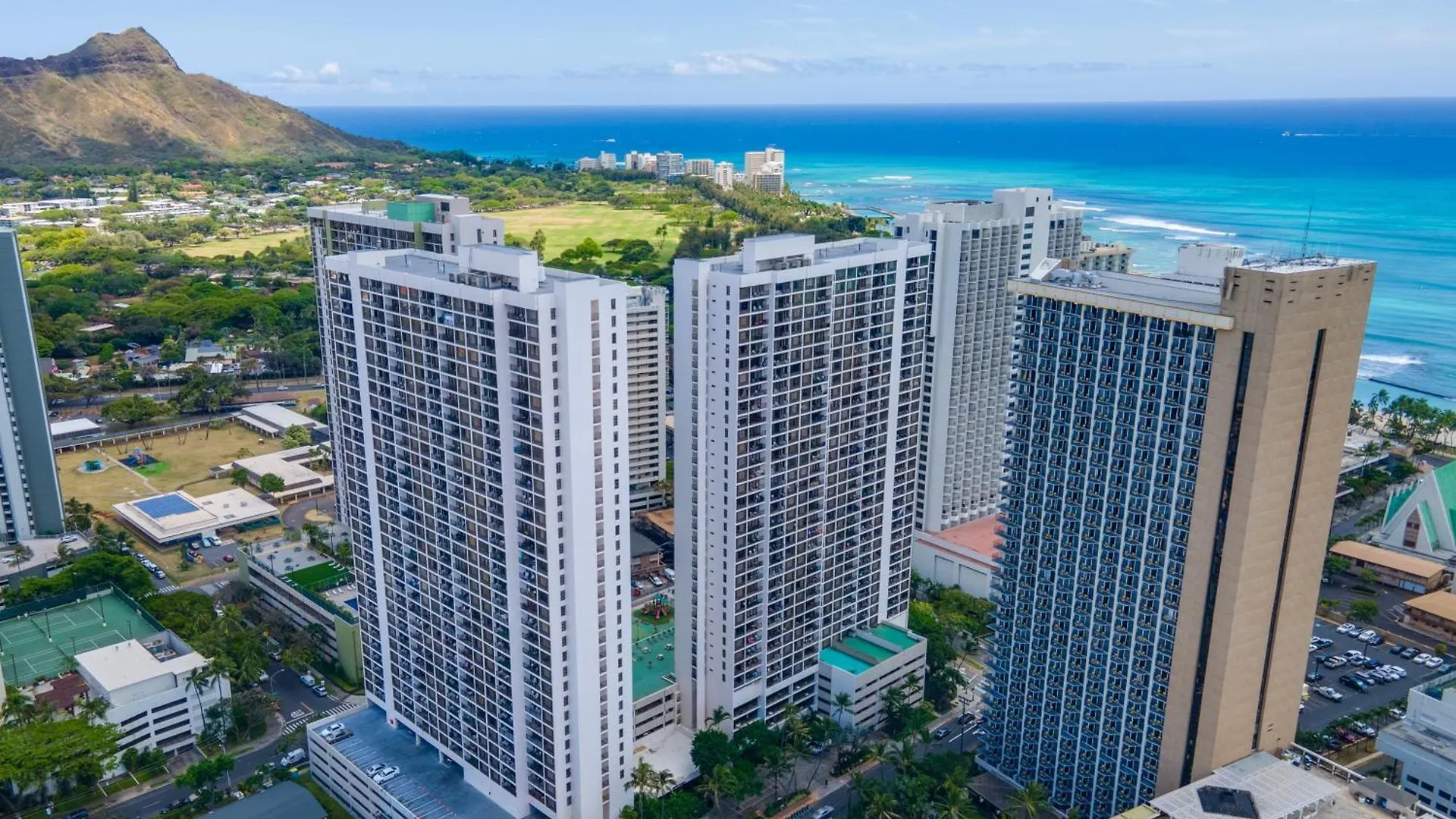 Beautiful Ocean And Diamond Head Views With Parking Apartment Honolulu